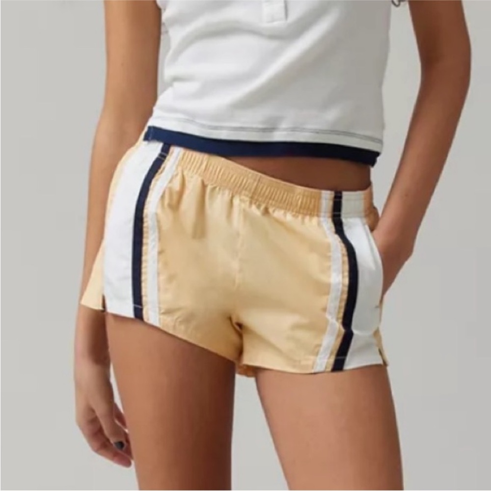 BDG Brandi Micro Shorts - Picture 2 of 4
